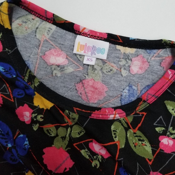 ✅Lularoe XS Roses Irma Tunic Tee - P - Picture 3 of 7